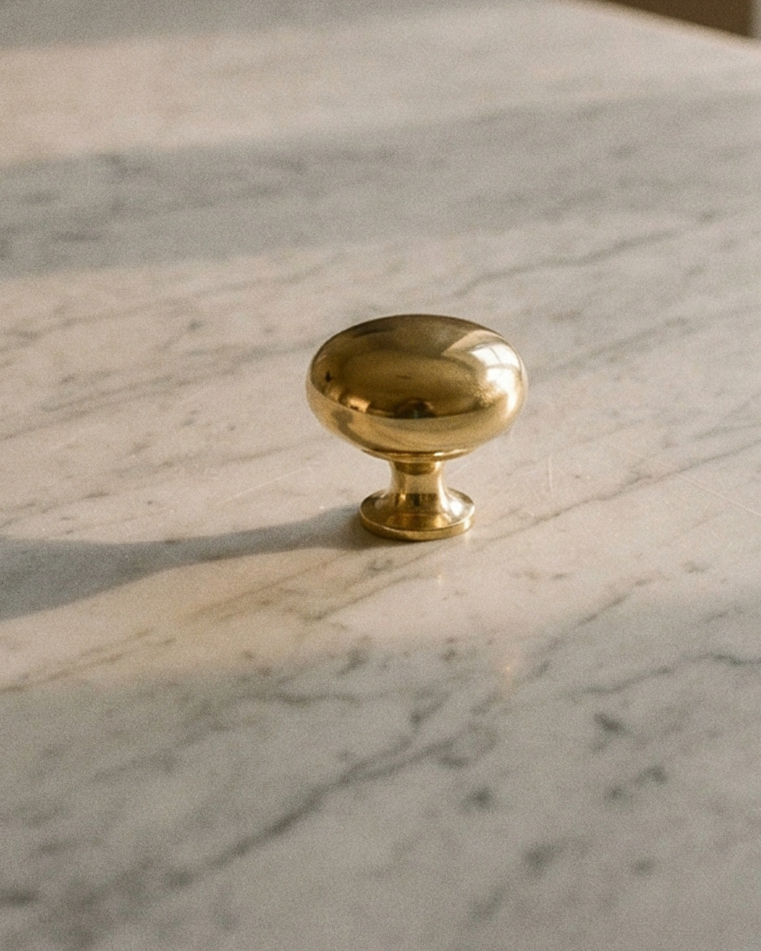 Bouton en laiton classique